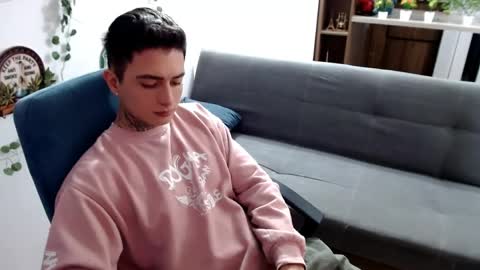 santi_ss online show from April 2026 02:47:01 PM