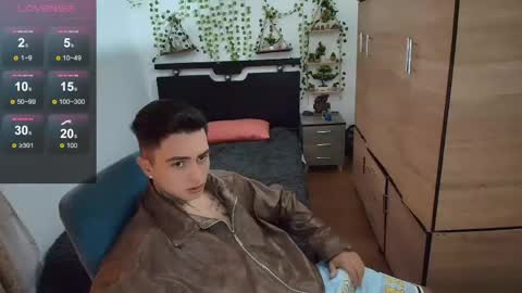 santi_ss online show from April 2026 02:20:01 PM