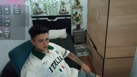 santi_ss online show from April 2026 11:51:02 PM