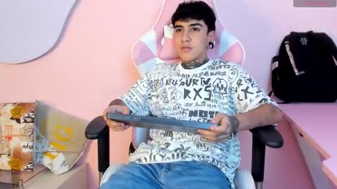 Snapshot of santiabader chatting on October 2025 03:34:01 AM SantiAbader online show from October 2025 03:34:01 AM