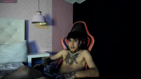 Snapshot of santiabader chatting on November 2025 05:40:02 AM SantiAbader online show from November 2025 05:40:02 AM