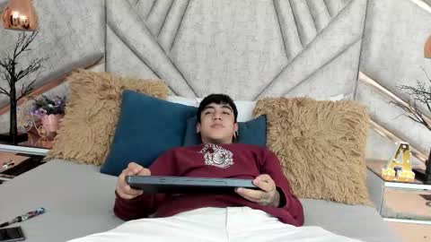 Snapshot of santiabader chatting on November 2025 11:58:01 AM SantiAbader online show from November 2025 11:58:01 AM