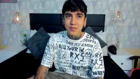 Snapshot of santiabader chatting on November 2025 12:04:01 PM SantiAbader online show from November 2025 12:04:01 PM