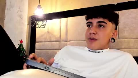 Snapshot of santiabader chatting on November 2025 03:53:02 AM SantiAbader online show from November 2025 03:53:02 AM