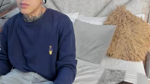 Snapshot of santiabader chatting on December 2025 11:59:01 AM SantiAbader online show from December 2025 11:59:01 AM