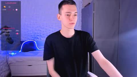 Snapshot of santiago__perez chatting on November 2025 02:53:02 PM santiago__perez online show from November 2025 02:53:02 PM