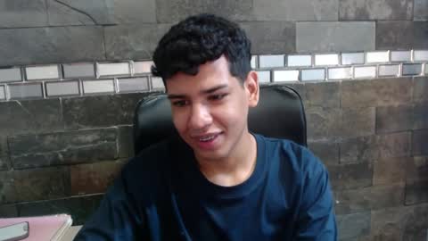 santi online show from November 2025 01:17:02 AM