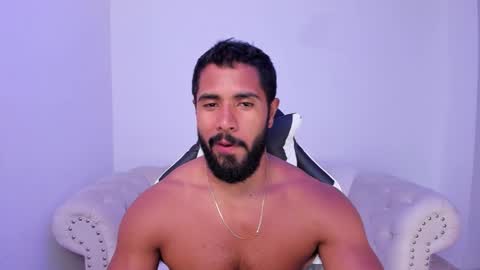 santiago_huntt online show from October 2025 10:45:01 PM
