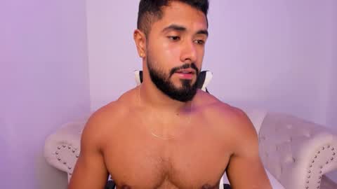 santiago_huntt online show from March 2026 09:11:01 PM