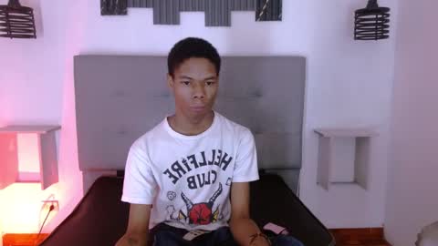 Snapshot of santiago_ortiz chatting on February 2026 12:35:02 PM Santiiiiii online show from February 2026 12:35:02 PM