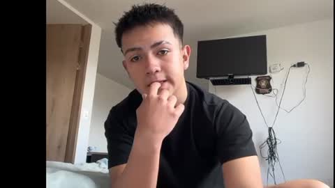 santiagomg_ online show from July 2026 04:31:02 PM