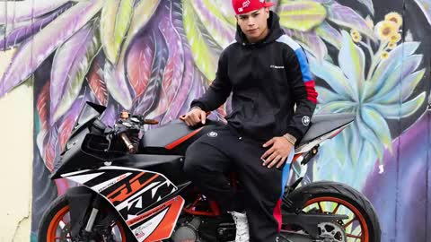 Santi Reyes online show from February 2026 04:00:02 AM