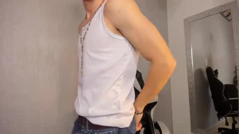 Julius Novachrono  online show from October 2025 08:15:02 PM