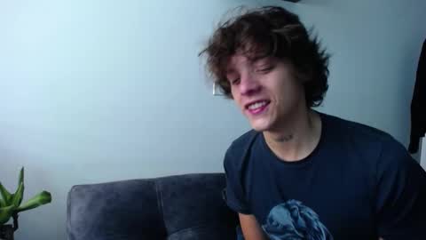 Santii online show from December 2024 12:17:02 PM