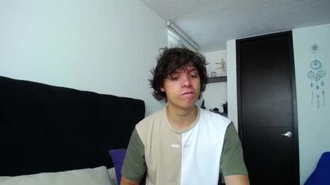 Santii online show from December 2024 05:11:01 PM