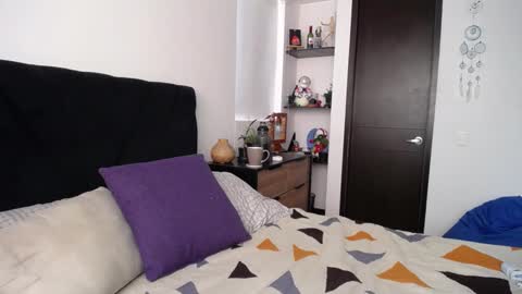 Santii online show from February 2025 03:36:02 PM