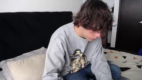 Santii online show from February 2025 12:39:01 PM