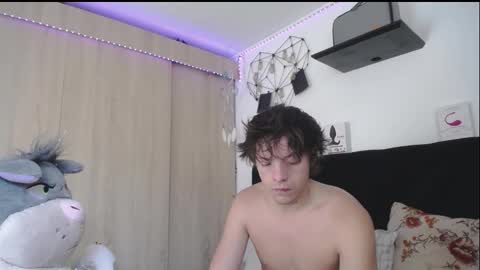 Santii online show from March 2026 12:44:01 PM