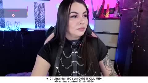 Liah Santos online show from November 2025 03:11:02 PM