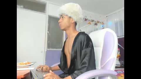 santy online show from November 2025 02:04:01 PM