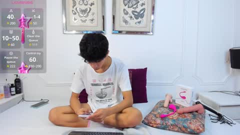 Snapshot of santy_carrington chatting on January 2025 09:34:01 PM Santiago Carrington online show from January 2025 09:34:01 PM