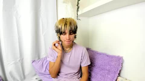 Snapshot of santy_kitty chatting on December 2024 03:17:02 AM kitty online show from December 2024 03:17:02 AM