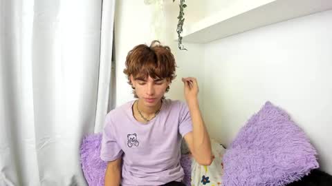 Snapshot of santy_kitty chatting on January 2025 02:49:01 AM kitty online show from January 2025 02:49:01 AM