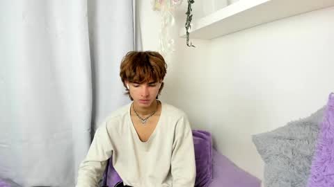 Snapshot of santy_kitty chatting on January 2025 03:08:01 AM kitty online show from January 2025 03:08:01 AM