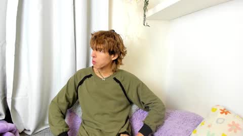 Snapshot of santy_kitty chatting on February 2025 01:32:01 AM kitty online show from February 2025 01:32:01 AM