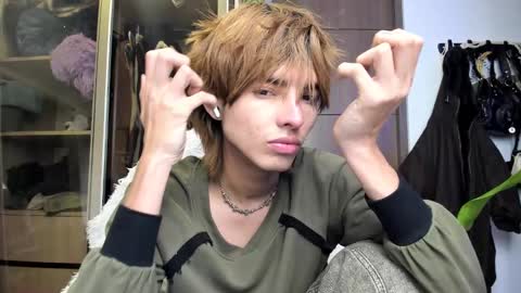 Snapshot of santy_kitty chatting on March 2025 02:20:01 AM kitty online show from March 2025 02:20:01 AM