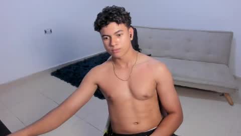 santy_stump online show from April 2026 07:33:01 PM