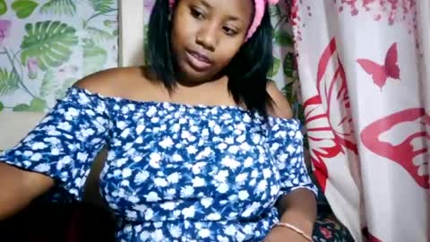 Snapshot of sanyah513 chatting on August 2026 06:38:01 AM sanya online show from August 2026 06:38:01 AM