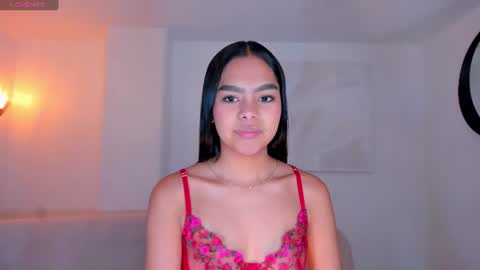 Snapshot of saphirajames chatting on June 2026 05:12:01 AM Saphira James online show from June 2026 05:12:01 AM