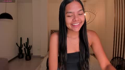 Snapshot of saphirajames chatting on July 2026 02:00:02 AM Saphira James online show from July 2026 02:00:02 AM