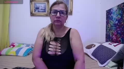Snapshot of sara211 chatting on June 2026 02:24:02 AM sara online show from June 2026 02:24:02 AM
