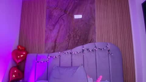 Sara online show from April 2026 12:00:02 PM