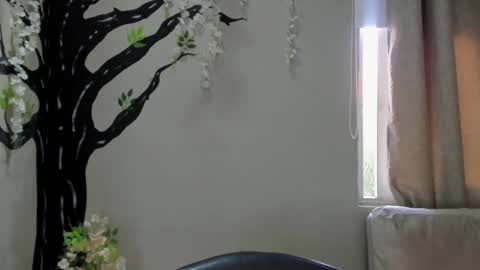    online show from September 2025 12:05:01 PM