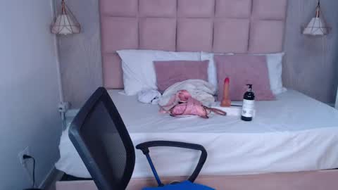 Sara... online show from April 2026 05:21:01 AM