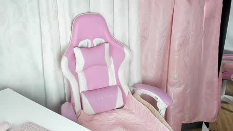 Sara online show from October 2025 01:41:02 PM