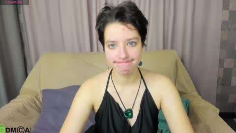 Snapshot of sara_frayy chatting on November 2025 01:00:02 AM Sarah online show from November 2025 01:00:02 AM