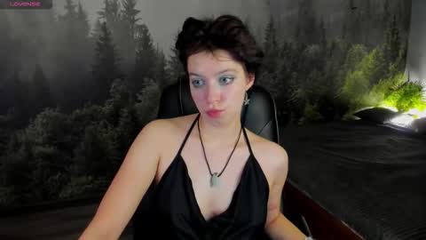 Snapshot of sara_frayy chatting on December 2025 01:10:02 AM Sarah online show from December 2025 01:10:02 AM