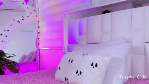 Sara online show from October 2025 07:04:02 PM