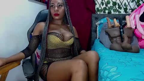Snapshot of sara_greyx chatting on February 2025 08:25:01 PM Sara Greyx online show from February 2025 08:25:01 PM