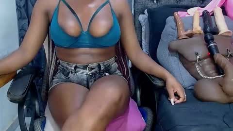Snapshot of sara_greyx chatting on October 2025 11:01:02 PM Sara Greyx online show from October 2025 11:01:02 PM
