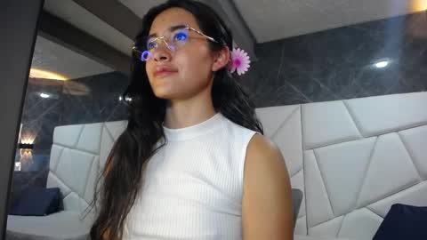 Sara online show from May 2026 12:35:02 PM