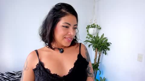 Snapshot of sara_jules_ chatting on May 2026 02:47:01 PM Sara Jules online show from May 2026 02:47:01 PM