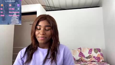 Snapshot of sara_muscle chatting on December 2024 10:08:02 PM Sara online show from December 2024 10:08:02 PM