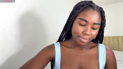 Snapshot of sara_muscle chatting on September 2025 09:40:02 PM Sara online show from September 2025 09:40:02 PM