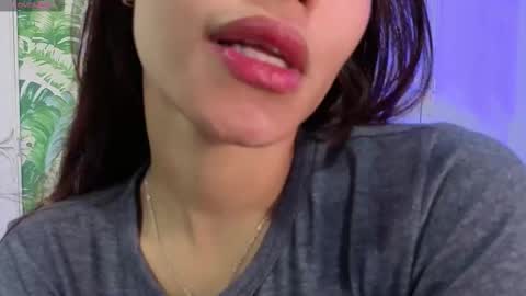 Snapshot of sara_sharma chatting on November 2025 03:33:02 PM sara online show from November 2025 03:33:02 PM