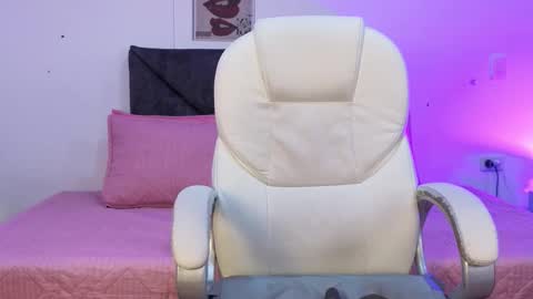 Snapshot of sara_sharma chatting on November 2025 02:50:02 PM sara online show from November 2025 02:50:02 PM